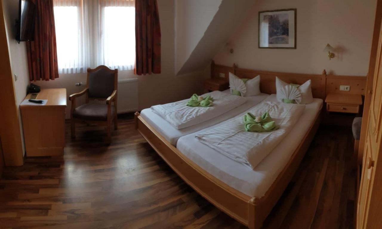 Hotel Igelstadt Furstenberg  ภายนอก รูปภาพ