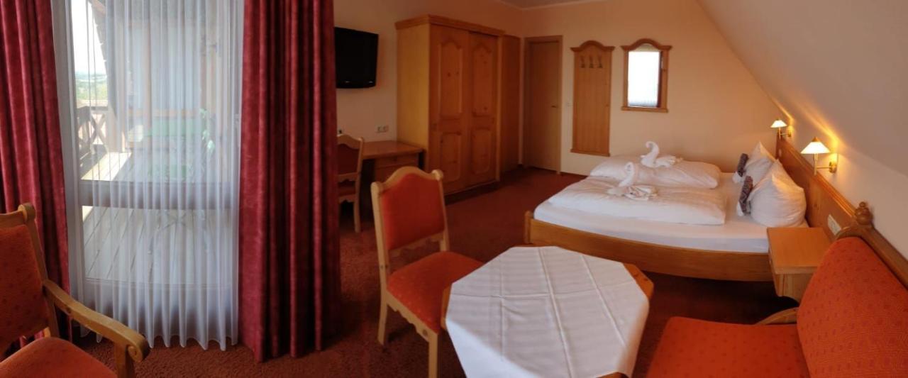 Hotel Igelstadt Furstenberg  ภายนอก รูปภาพ